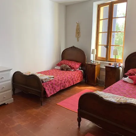Stylish Large House With Heated Pool In Historic Village Дом отдыха *