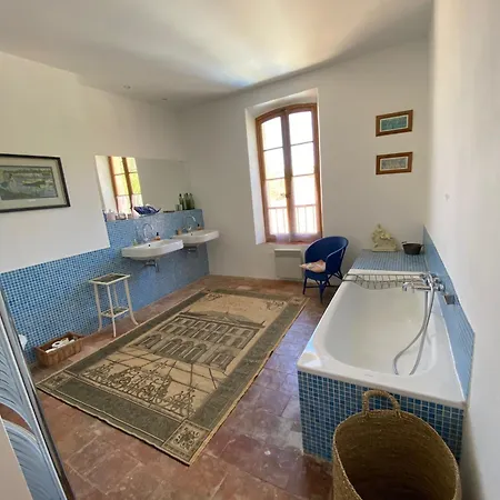 Дом отдыха Stylish Large House With Heated Pool In Historic Village Биз-Минервуа