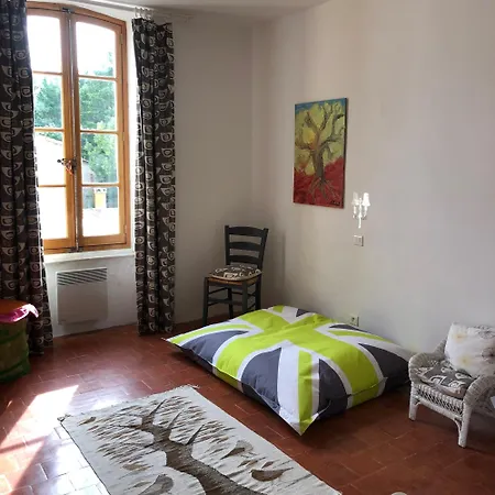 Stylish Large House With Heated Pool In Historic Village