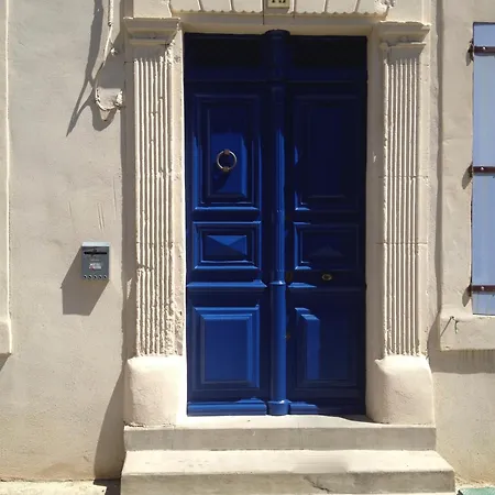 Stylish Large House With Heated Pool In Historic Village