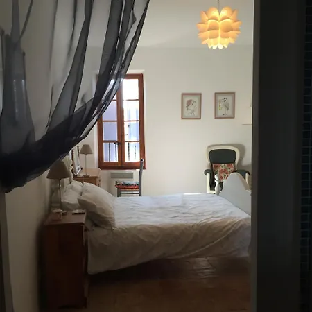 Stylish Large House With Heated Pool In Historic Village