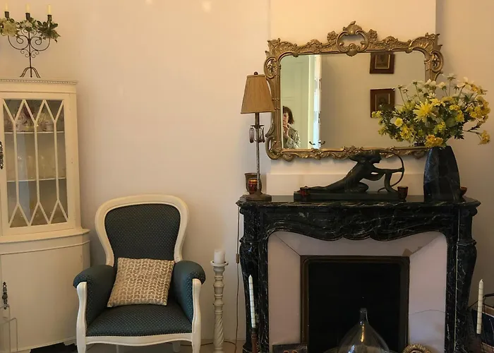 Stylish Large House With Heated Pool In Historic Village *
