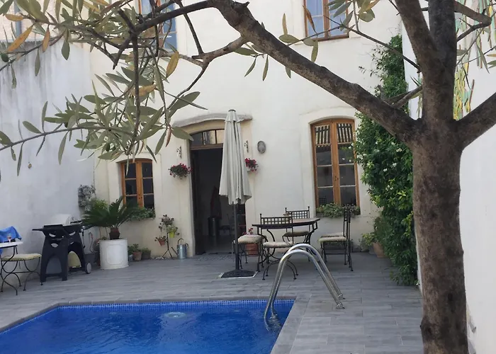 Stylish Large House With Heated Pool In Historic Village Casa de Férias