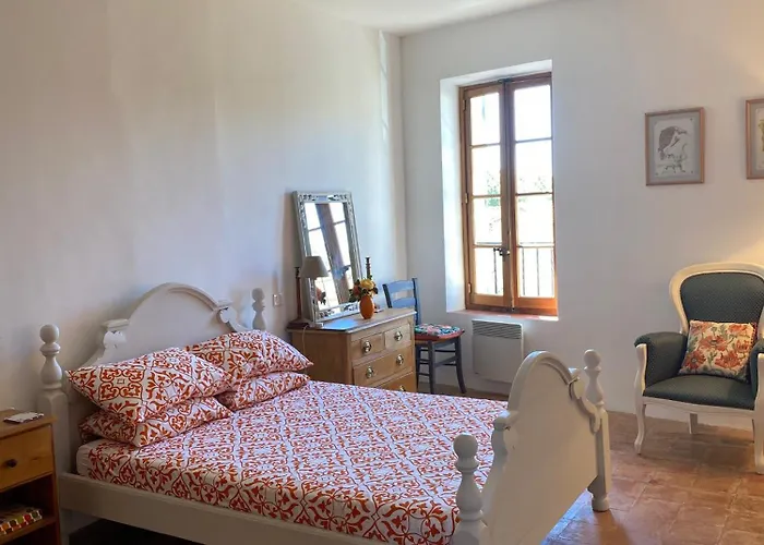 Stylish Large House With Heated Pool In Historic Village Casa de Férias