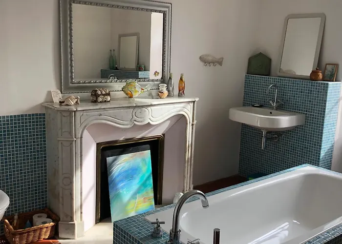 Stylish Large House With Heated Pool In Historic Village Bize-Minervois