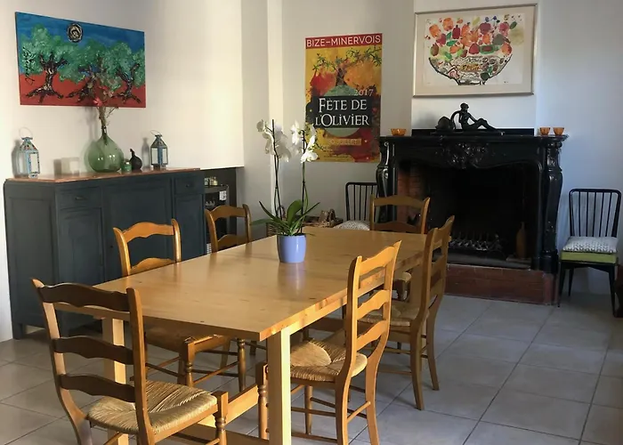 Stylish Large House With Heated Pool In Historic Village Casa de Férias